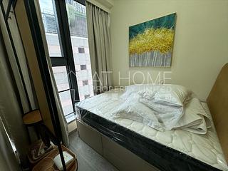 Sai Ying Pun - The Queens 03