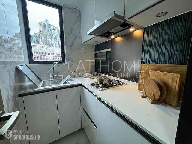 Sai Ying Pun - The Queens 04
