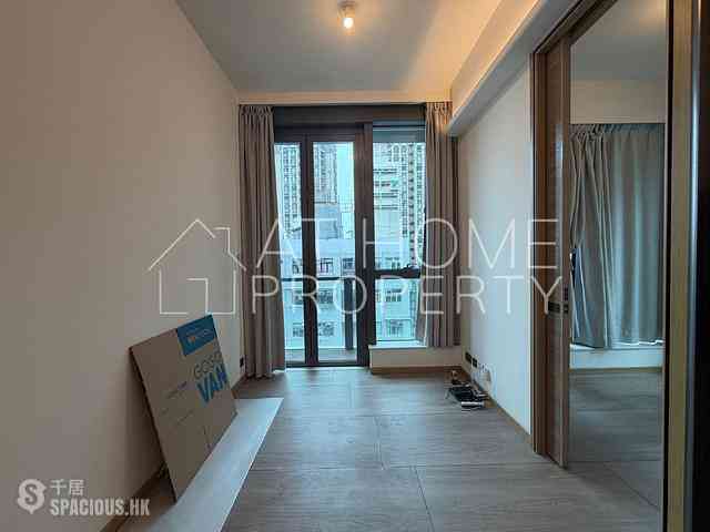 Sai Ying Pun - Two・Artlane 01