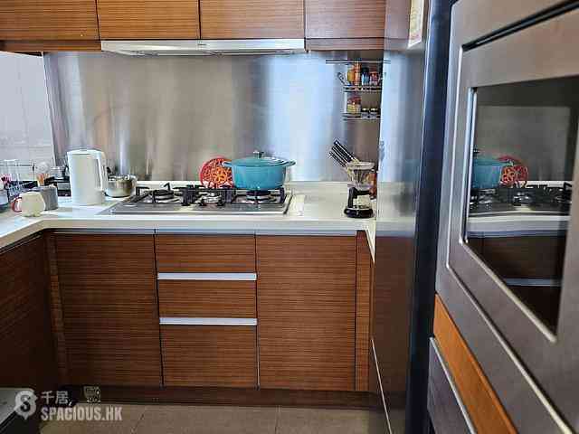 Sai Ying Pun - Island Crest 06