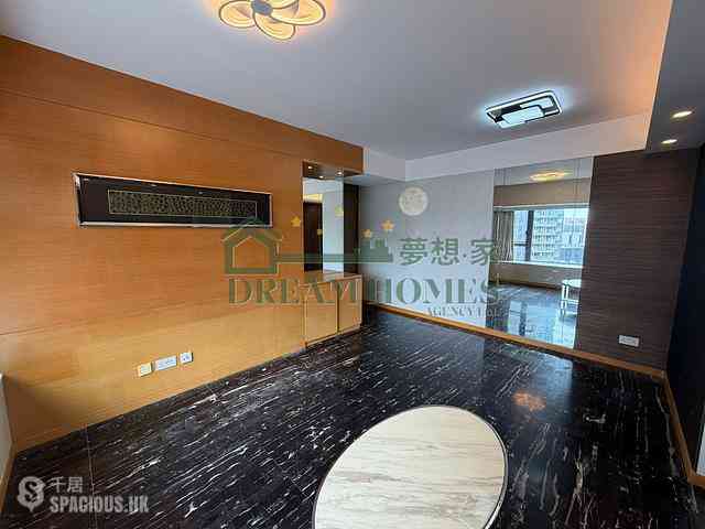 Soho - Centrepoint 01