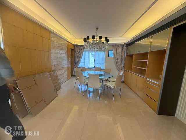 Mid Levels Central - Birchwood Place 01