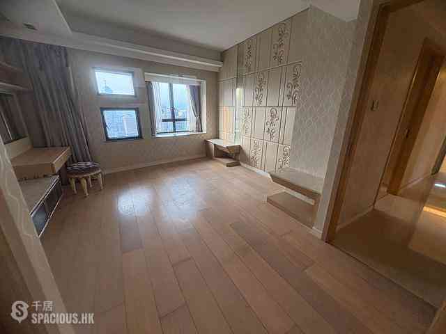 Mid Levels Central - Birchwood Place 05