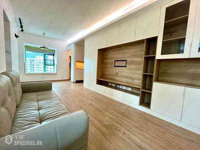 Wan Chai - Royal Court 01