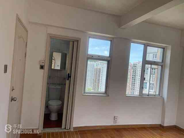 Shau Kei Wan - Ka Fook Building 03