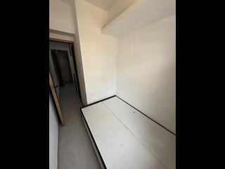 Mong Kok - Lee Man Building 03