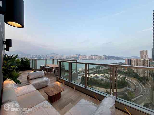Quarry Bay - Finnie 01