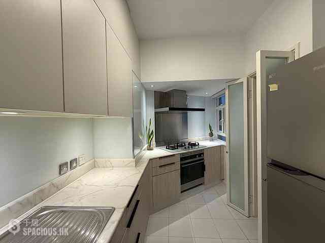 Mid Levels West - Skyline Mansion Block 2 15