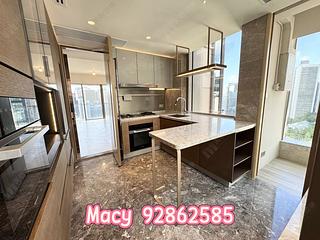 Mid Levels Central - 22A, Kennedy Road 02