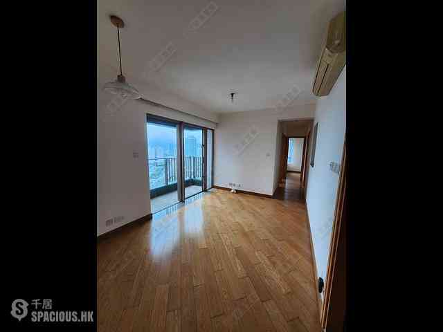 Tai Kok Tsui - Harbour Green Tower 5 08