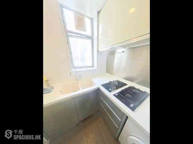 Sai Ying Pun - Island Crest Block 1 04