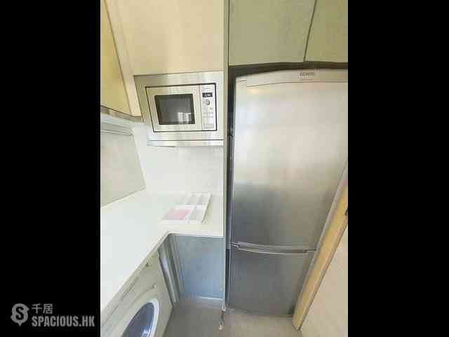 Sai Ying Pun - Island Crest Block 1 05