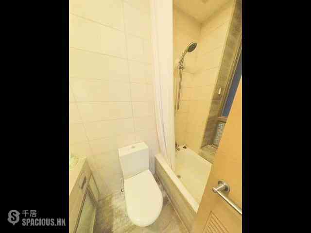 Sai Ying Pun - Island Crest Block 1 08