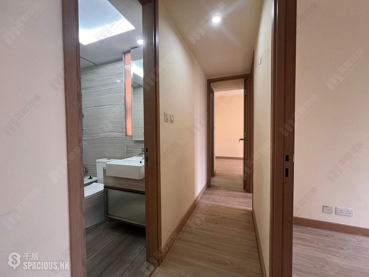 Sai Ying Pun - Island Crest 01