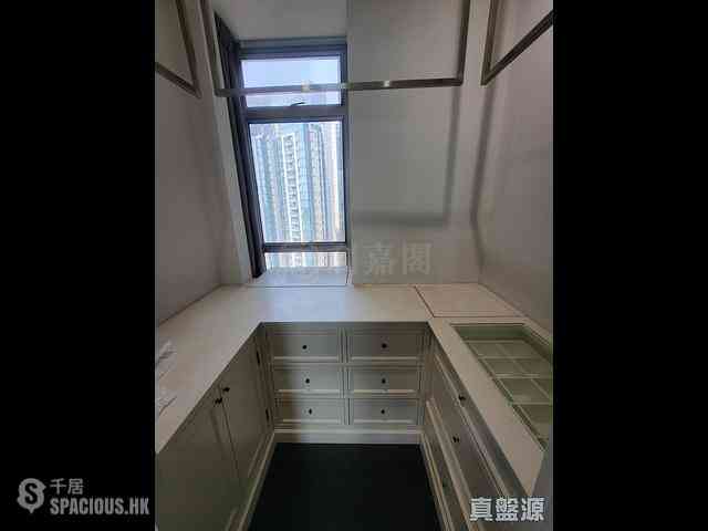 Tai Kok Tsui - One Silversea Tower 5 06