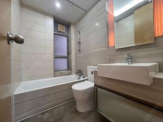 Sai Ying Pun - Island Crest 04