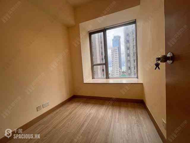 Sai Ying Pun - Island Crest 07
