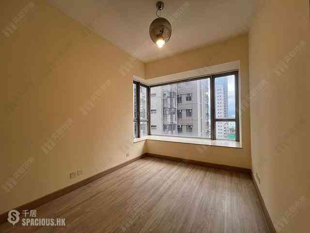 Sai Ying Pun - Island Crest 09