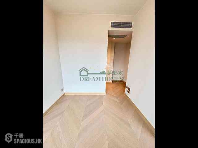 Mid Levels Central - 22A, Kennedy Road 03
