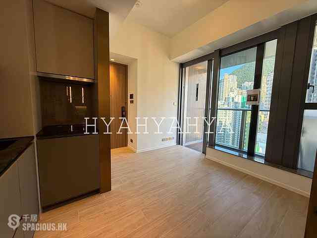 Sai Ying Pun - Des Voeux W Residence 01