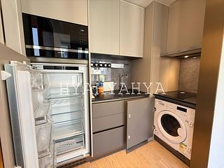 Sai Ying Pun - Des Voeux W Residence 04