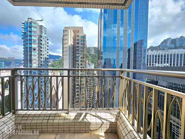 Wan Chai - The Zenith 04