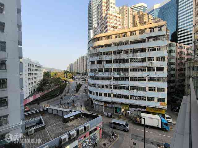 Quarry Bay - Finnie 01