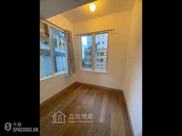 Mid Levels Central - Rich Court 01