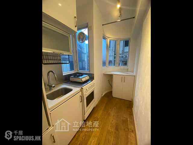 Mid Levels Central - Rich Court 04