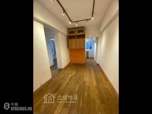 Mid Levels Central - Rich Court 06
