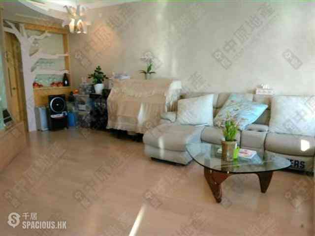 Pok Fu Lam - Villas Sorrento 05