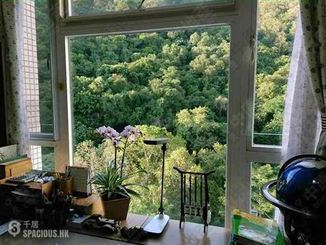 Pok Fu Lam - Villas Sorrento 06