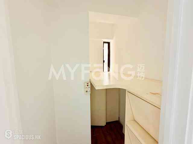 Mid Levels Central - Right Mansion 15