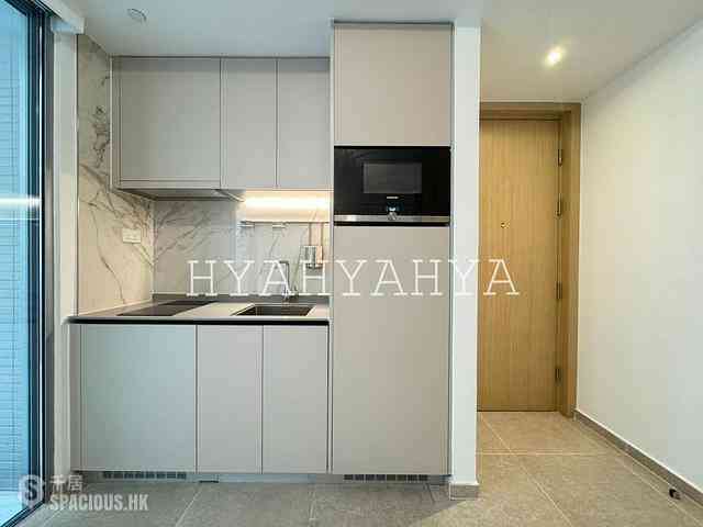 Sai Ying Pun - No.8 Hing Hon Road (Resiglow-Bonham) 07