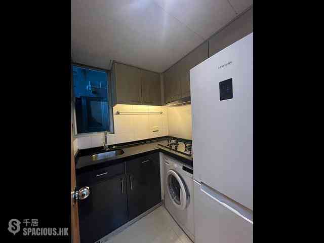 Tai Kok Tsui - Metro Harbour View Phase 1 Block 2 07