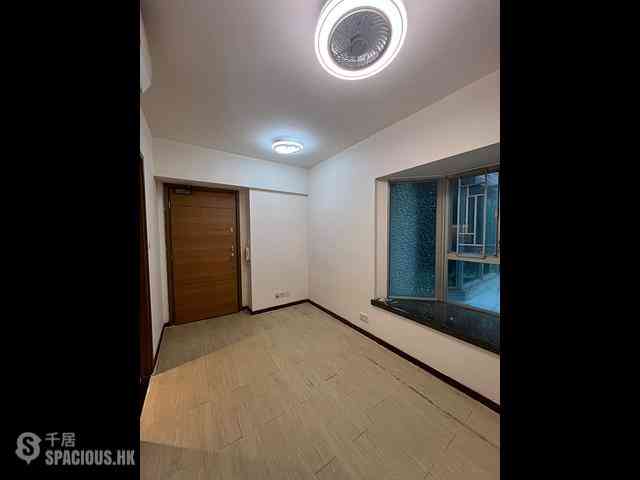 Tai Kok Tsui - Metro Harbour View Phase 1 Block 2 08