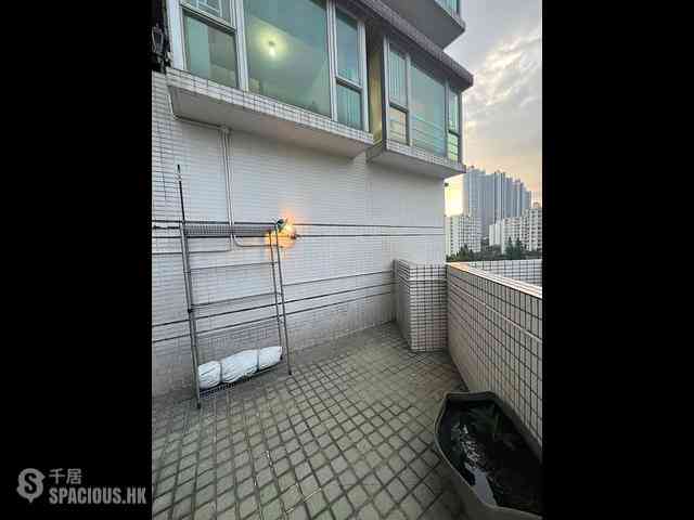 Tai Kok Tsui - Metro Harbour View Phase 1 Block 2 10