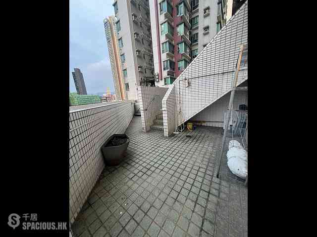 Tai Kok Tsui - Metro Harbour View Phase 1 Block 2 11