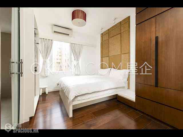 Mid Levels Central - Merry Court 07