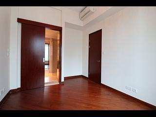 Wan Chai - The Avenue Phase 2 02