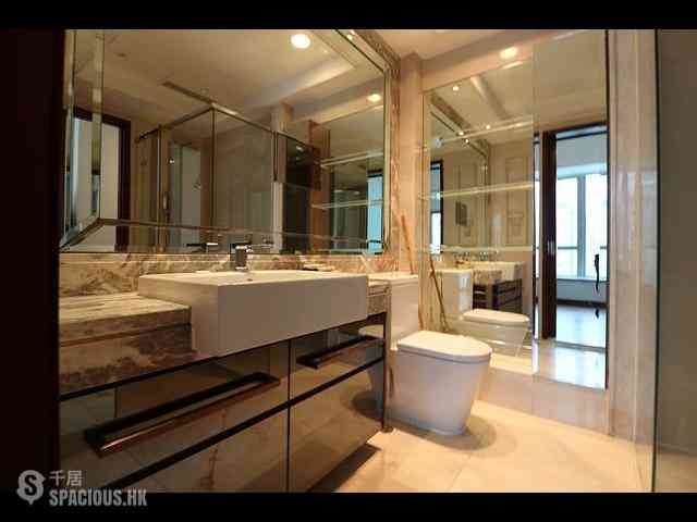 Wan Chai - The Avenue Phase 2 03