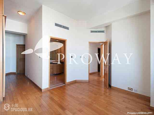 Mid Levels Central - Fairlane Tower 06