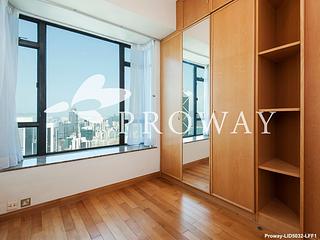 Mid Levels Central - Fairlane Tower 09