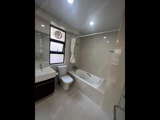 Mid Levels Central - Robinson Heights Block 1 02
