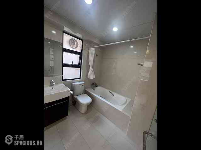 Mid Levels Central - Robinson Heights Block 1 02