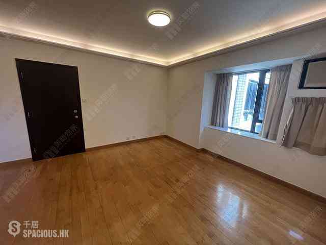 Mid Levels Central - Robinson Heights Block 1 03