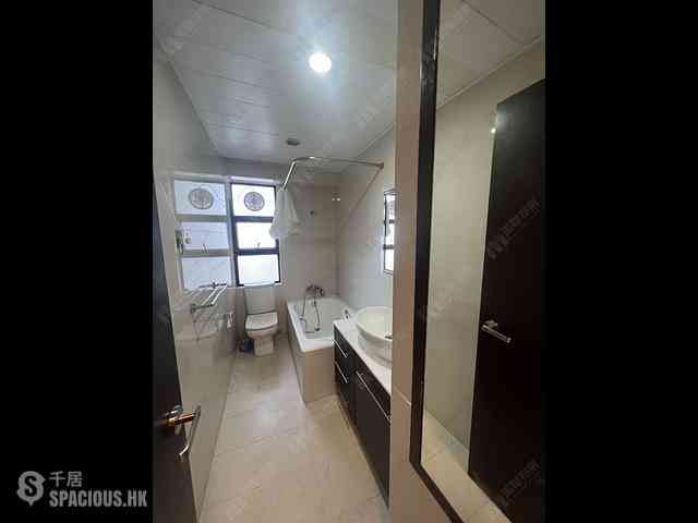 Mid Levels Central - Robinson Heights Block 1 04