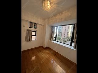 Mid Levels Central - Robinson Heights Block 1 06