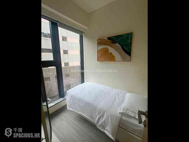 Sai Ying Pun - The Queens 06