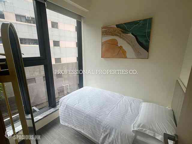 Sai Ying Pun - The Queens 07